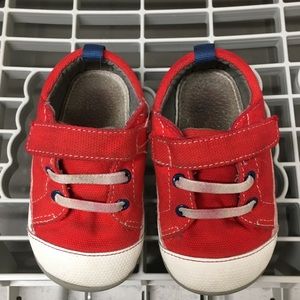 Toddler Shoes/ Size 6